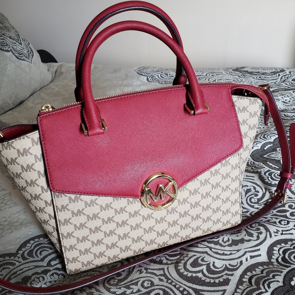 AUTHENTIC MICHAEL KORS SATCHEL